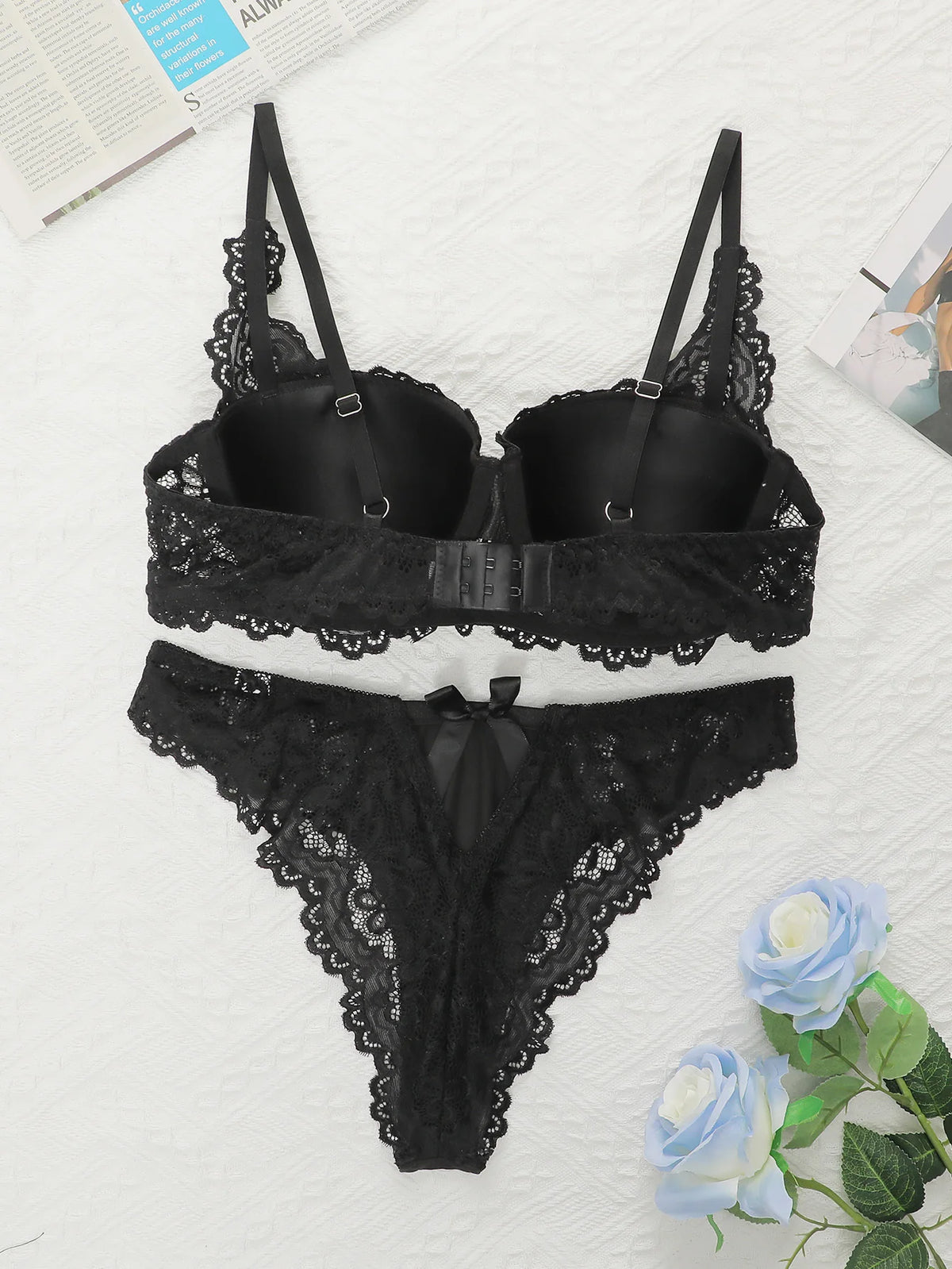 Moda feminina;
Lingerie;
Sutiã;
Calcinha;
Renda;
Conjunto lingerie;
Sutiã Confortável;
Conjunto lingerie de renda;
Sutiã com Bojo
