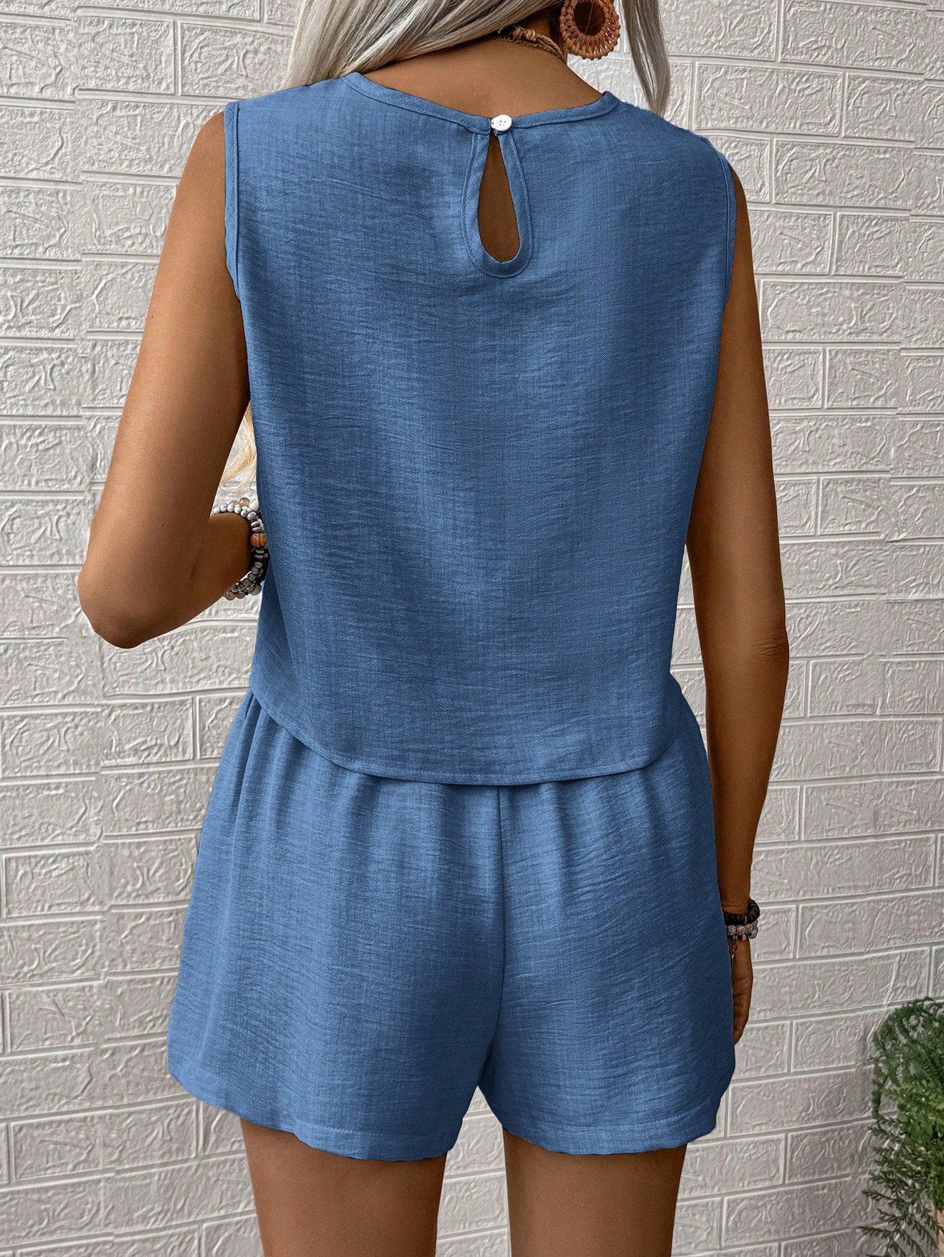 Conjuntos Femininos
 Conjunto Saia e Blusa
  Conjunto Cropped e Saia
 Conjunto de Duas Peças
 Conjunto Casual Feminino
 Conjunto Elegante
 Conjunto para Festa
Conjunto de Shorts e Top
  Conjunto de Tricô
 Conjunto de Verão Feminino
 Conjunto de Inverno Feminino
 Conjunto Plus Size
 Conjunto de Roupa de Praia
 Conjunto de Roupa Esportiva Feminina
Conjunto com Estampa Floral
Moda femenina
Verão2025
Moda
Estilo
Verao
Verão2025
Verão
Conjuntos de verao
