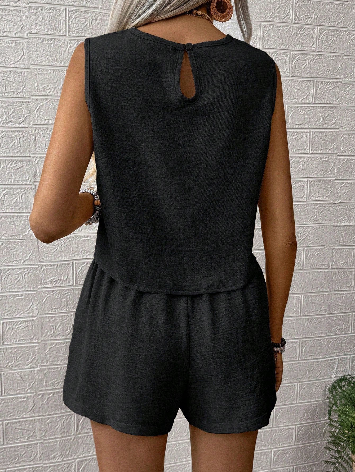 Conjuntos Femininos
 Conjunto Saia e Blusa
  Conjunto Cropped e Saia
 Conjunto de Duas Peças
 Conjunto Casual Feminino
 Conjunto Elegante
 Conjunto para Festa
Conjunto de Shorts e Top
  Conjunto de Tricô
 Conjunto de Verão Feminino
 Conjunto de Inverno Feminino
 Conjunto Plus Size
 Conjunto de Roupa de Praia
 Conjunto de Roupa Esportiva Feminina
Conjunto com Estampa Floral
Moda femenina
Verão2025
Moda
Estilo
Verao
Verão2025
Verão
Conjuntos de verao
