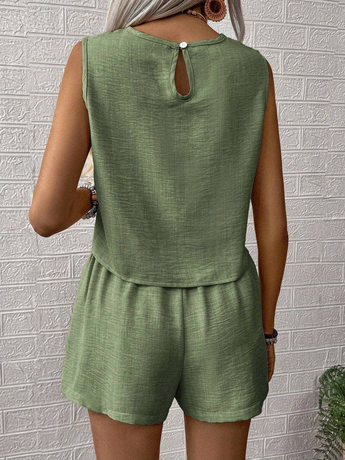 Conjuntos Femininos
 Conjunto Saia e Blusa
  Conjunto Cropped e Saia
 Conjunto de Duas Peças
 Conjunto Casual Feminino
 Conjunto Elegante
 Conjunto para Festa
Conjunto de Shorts e Top
  Conjunto de Tricô
 Conjunto de Verão Feminino
 Conjunto de Inverno Feminino
 Conjunto Plus Size
 Conjunto de Roupa de Praia
 Conjunto de Roupa Esportiva Feminina
Conjunto com Estampa Floral
Moda femenina
Verão2025
Moda
Estilo
Verao
Verão2025
Verão
Conjuntos de verao