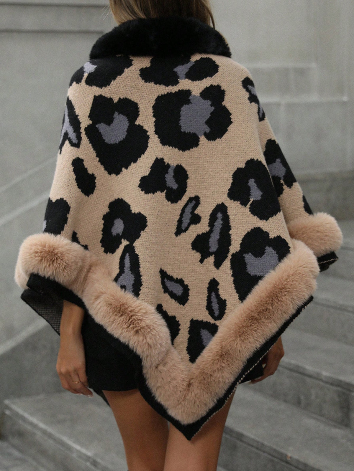 Suéter com Pelo Animal Print