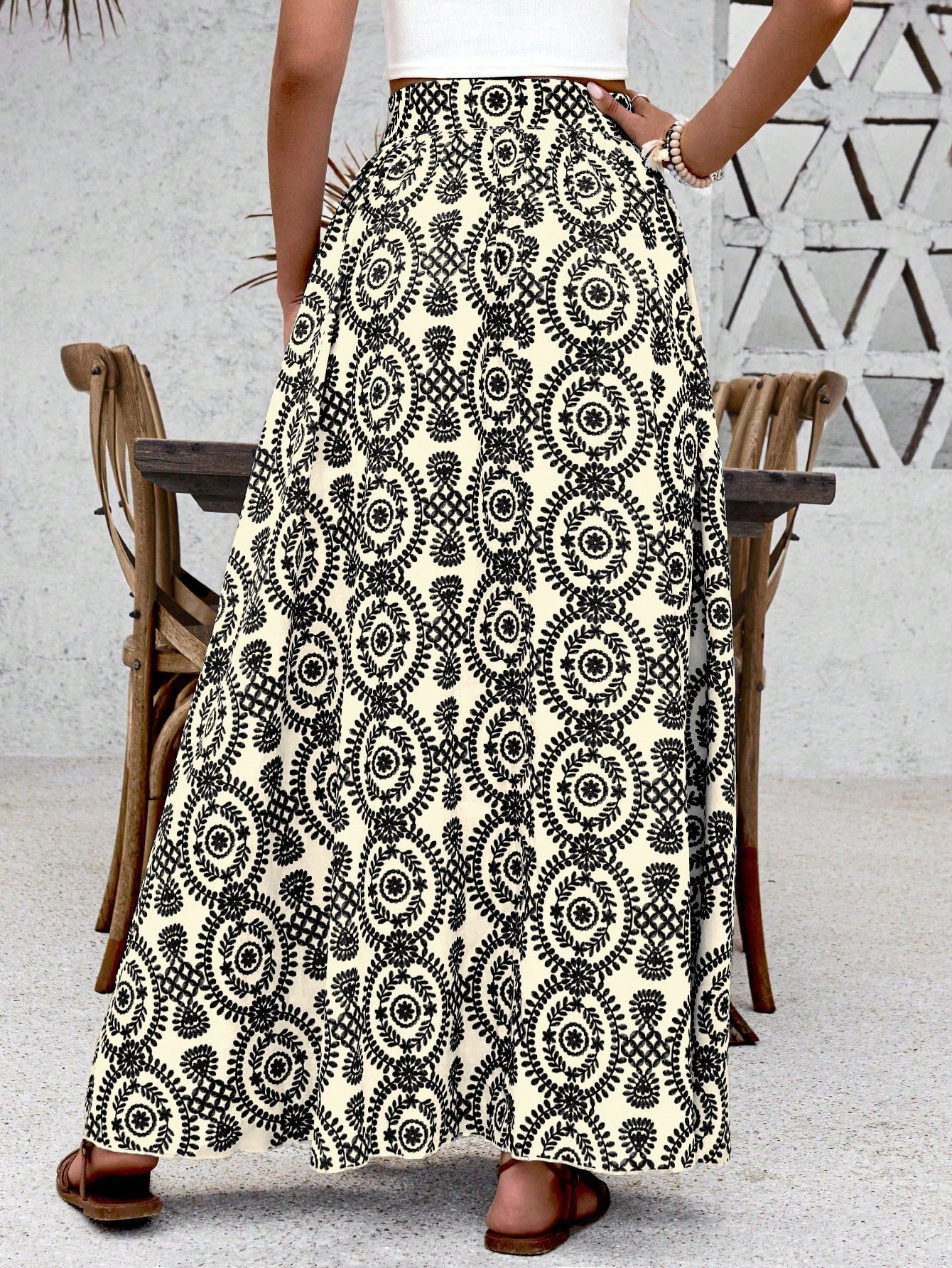 Saia longa;
Saia midi;
Saia curta;
Saia floral;
Saia com fenda;
Verão;
verão 2025;
moda feminina;
mulher moderna;
mulher elegante;
saia de festa;
saia para formatura;
saia para casamento;
saia preta;
saia branca;
saia trespassada;